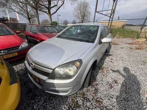 Opel - Astra - 1.4 Enjoy - Car - 2005