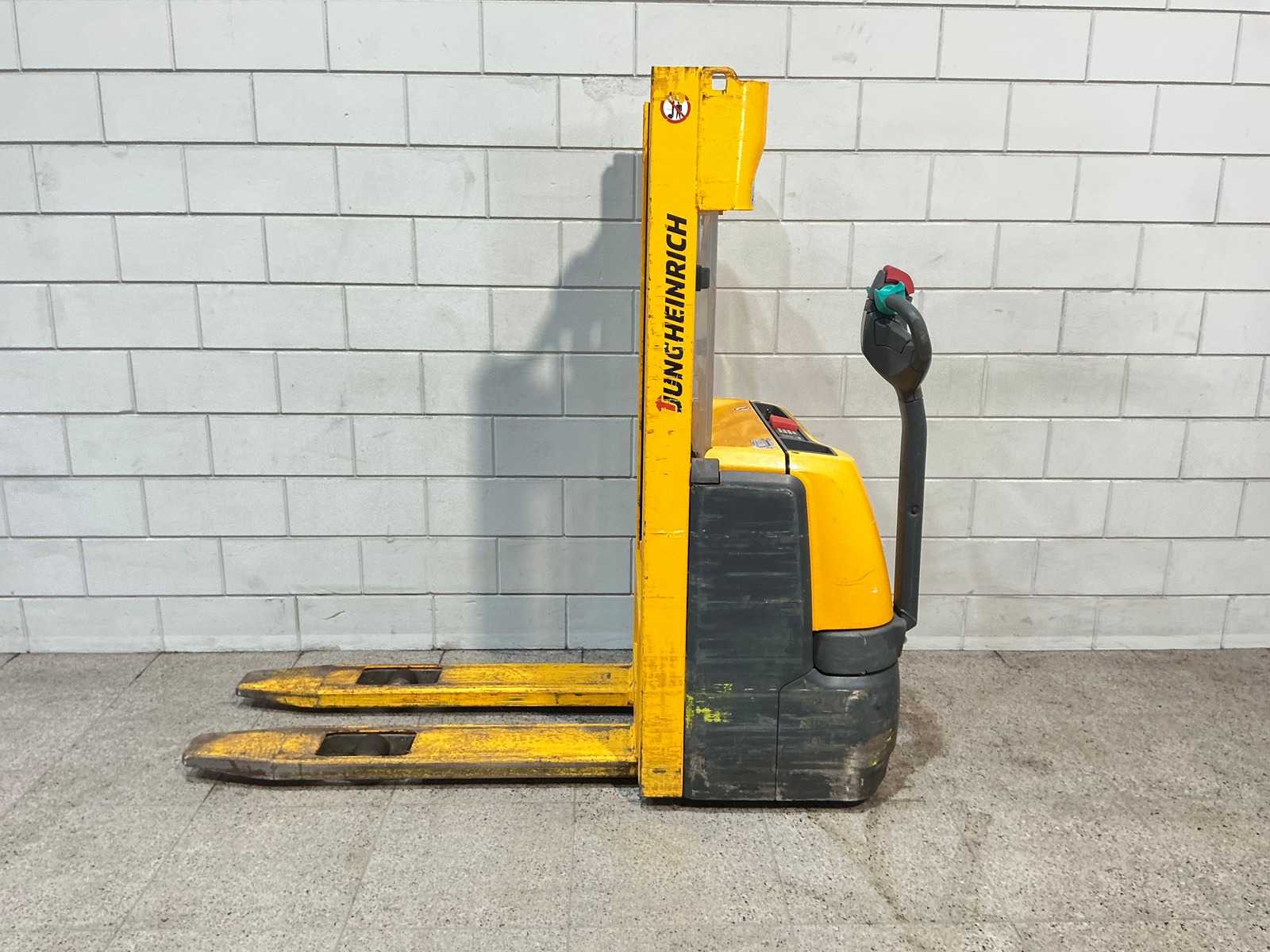 Jungheinrich – 2014 – EJC 112 – Stacker