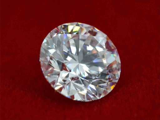 Diamant 0,73 carate certificat strălucitor