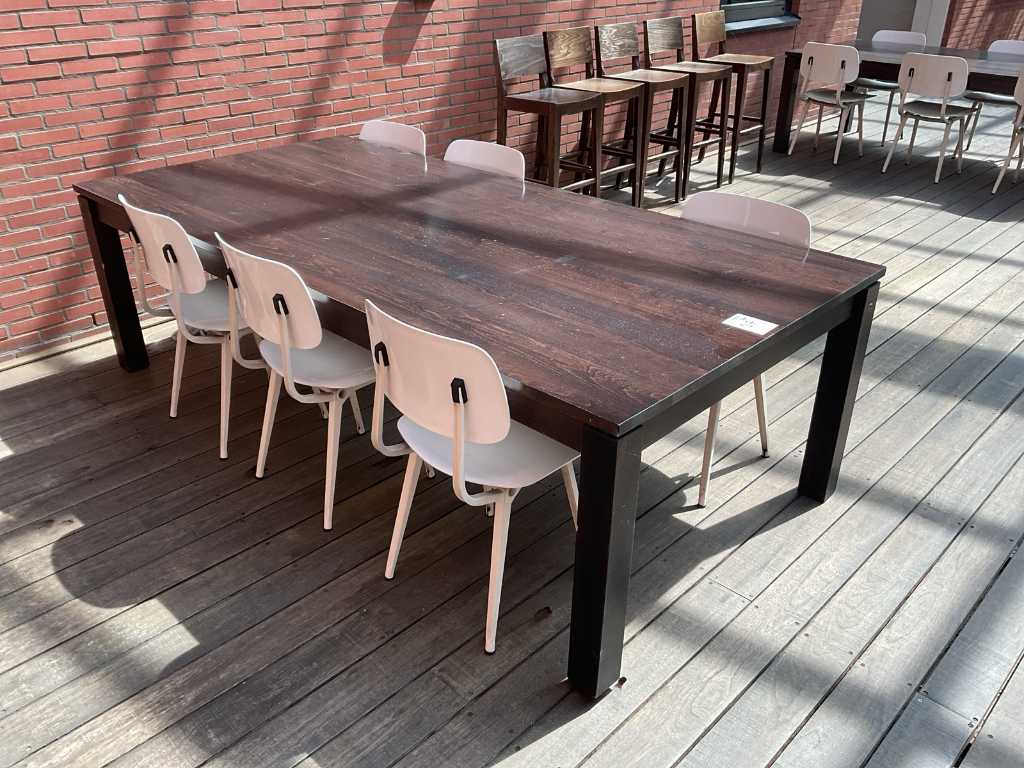 Canteen table with chairs (2x)