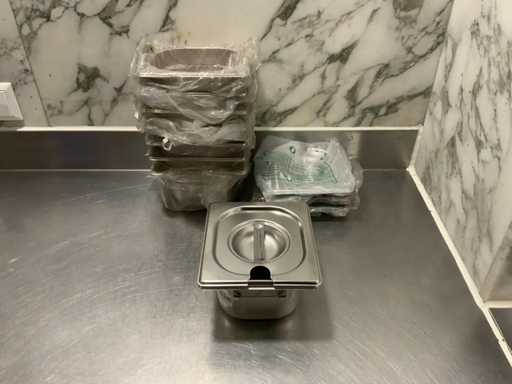 Pojemnik gastronomiczny z pokryw? GN 1/6-100 (8x)