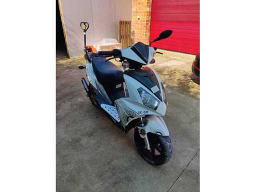 sans précédent - Mobylettes légères et scooters motorisés légers