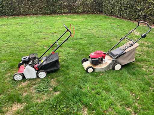 Lawn mower + scarifier (2x)