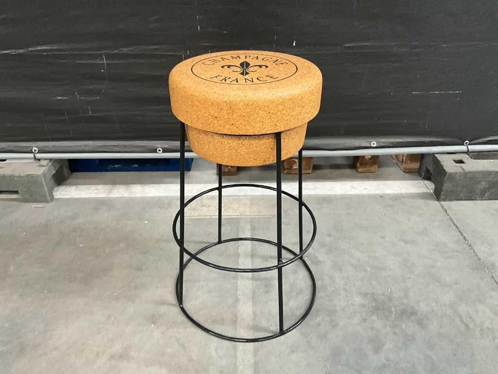 Champagne table - chair