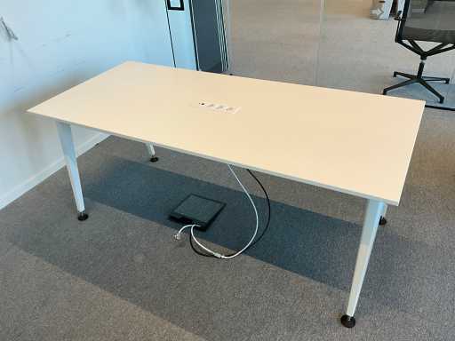 SEDUS Attention conference table