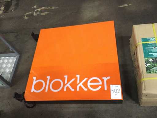 Cutie publicitară iluminată