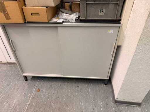 Sideboard / Archiv-Sideboard mit Schiebetüren