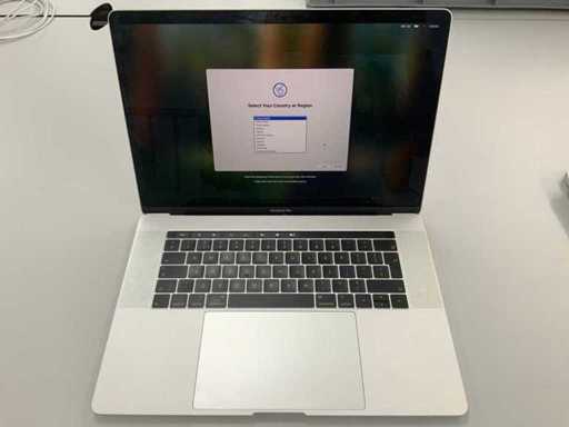 Apple A1990 15-calowy MacBook Pro MR962N/A Laptop