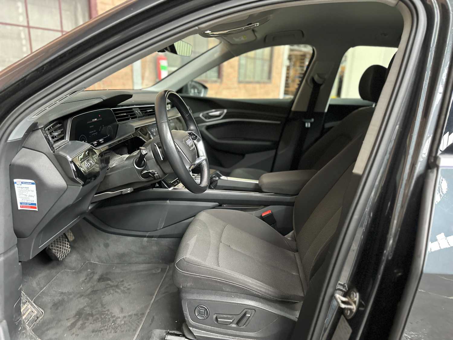 Audi e-tron 50 Quattro Launch Edition 71 kWh 313pk 2020 (Origineel-NL & 1e Eigenaar), J-840-LR