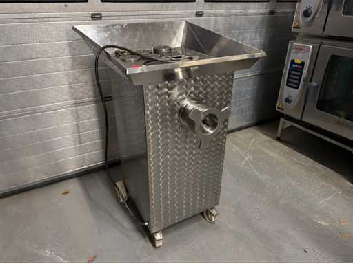 Svenska - Wilk Mięsny / Maszynka do Mięsa