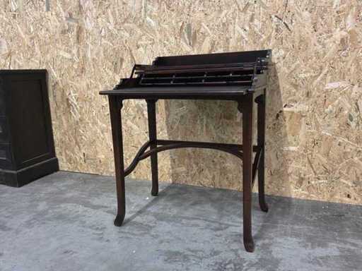 Kingbridge Bureautafel