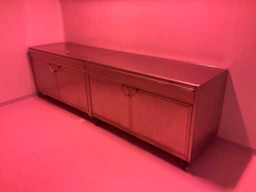 Doppeltüriger Schrank aus Edelstahl