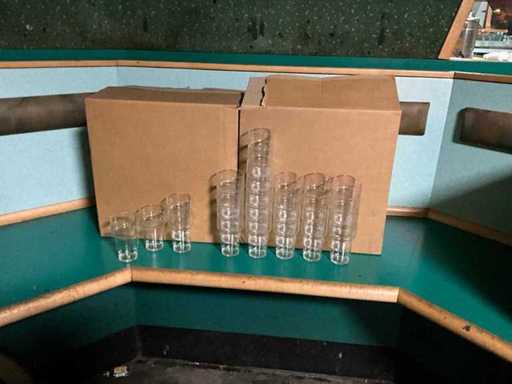 Plastic stacking glasses (2x)