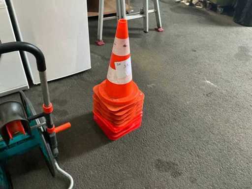 Traffic cone (9x)