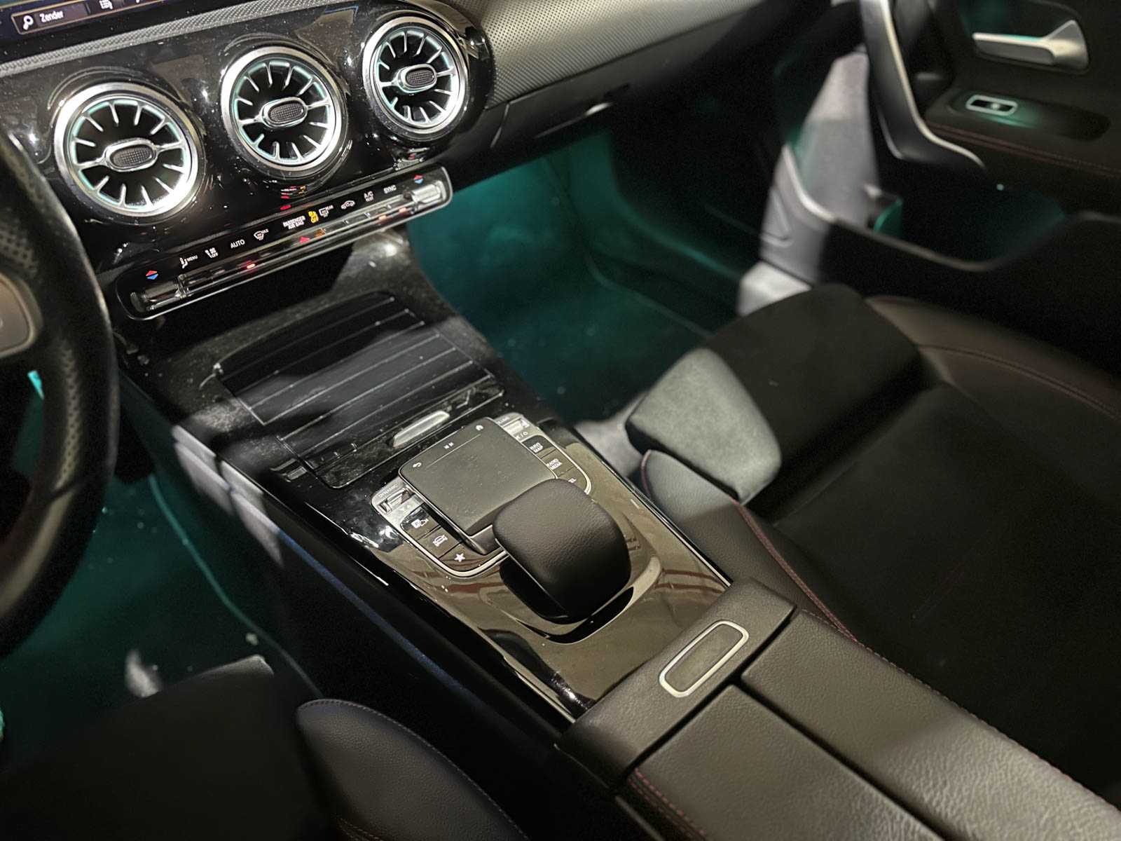 Mercedes-Benz A200 Business Solution AMG A-klasse 163pk 2020 (Origineel-NL), J-049-DZ