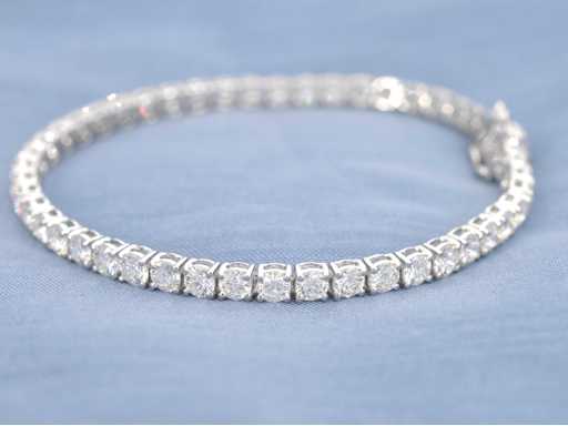 Bracelet en or blanc avec diamants taille brillante 7,50 carats