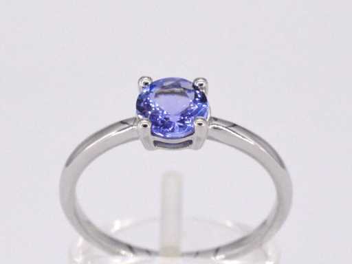 White gold ring with tanzanite