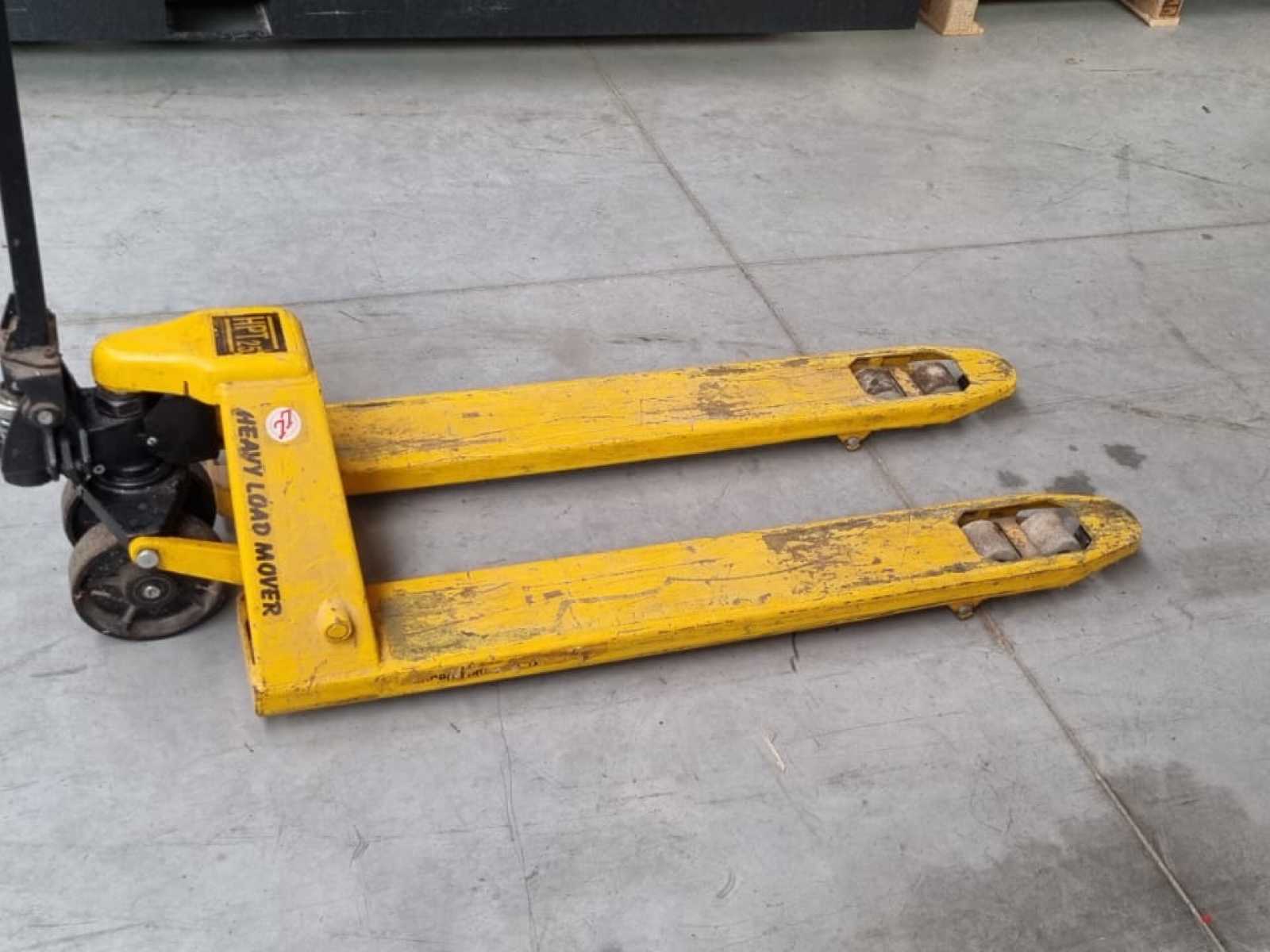 Heavy load mover HL25 pallet truck
