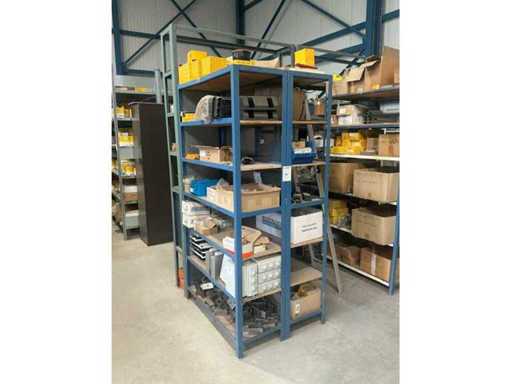 Charge von Lkw-Teilen