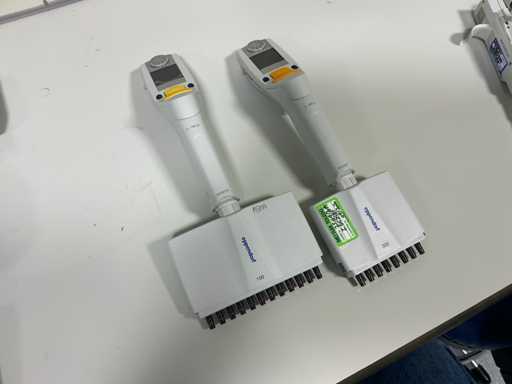Eppendorf meerkanaals pipetten (2x)