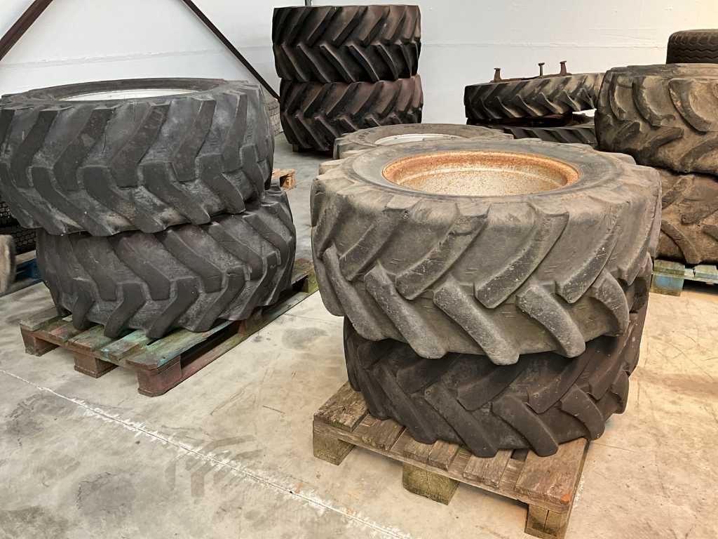 4 tyres with rim ENRICHER MERLO OR MANITOU