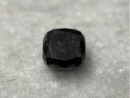 Diamond - 4.01 carat black natural diamond