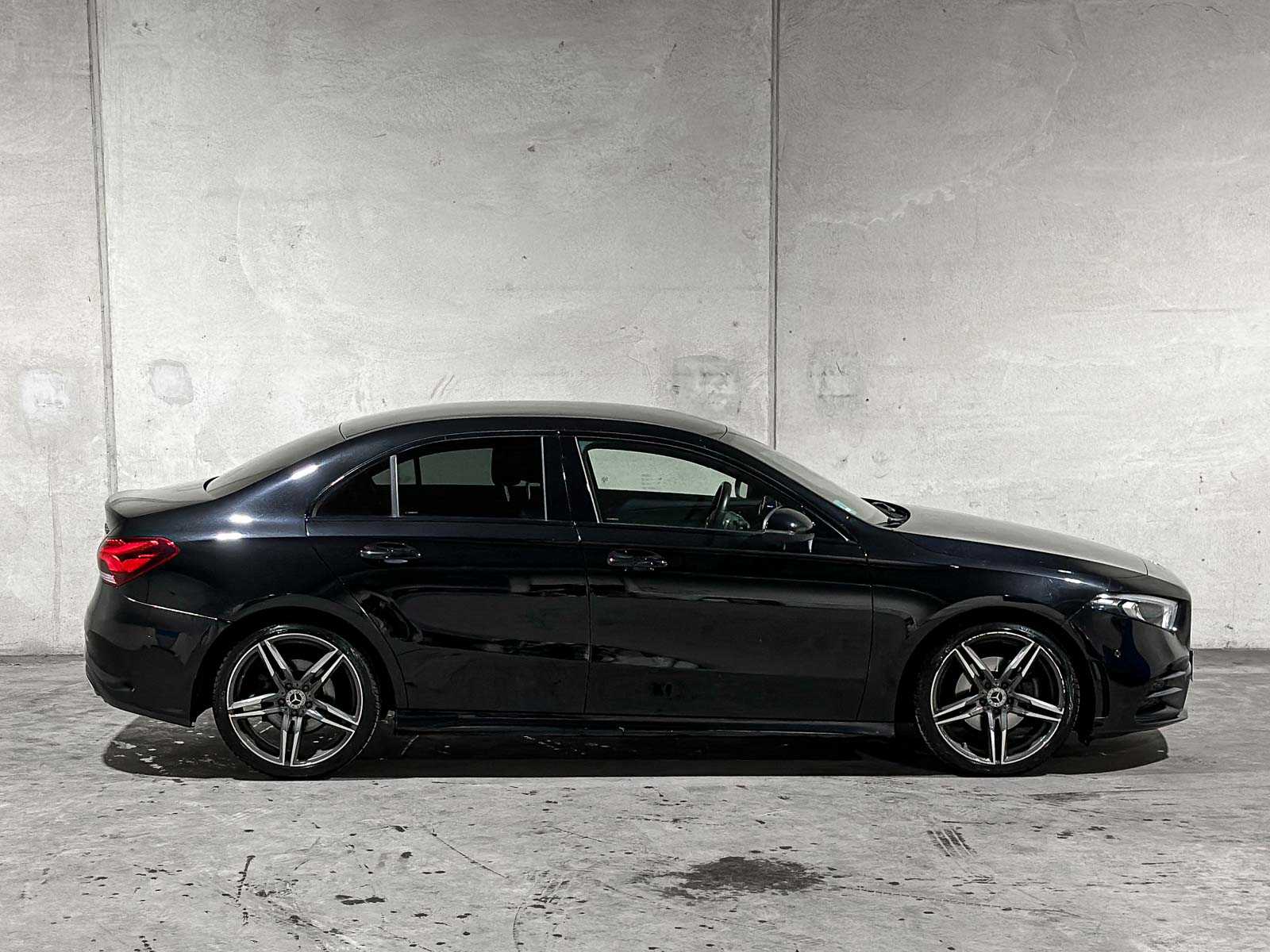 Mercedes-Benz A200 Business Solution AMG A-klasse 163pk 2020 (Origineel-NL), J-049-DZ