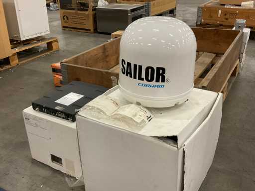 Cobham Sailor TT-3739A/TT-3050C Antenna con terminale