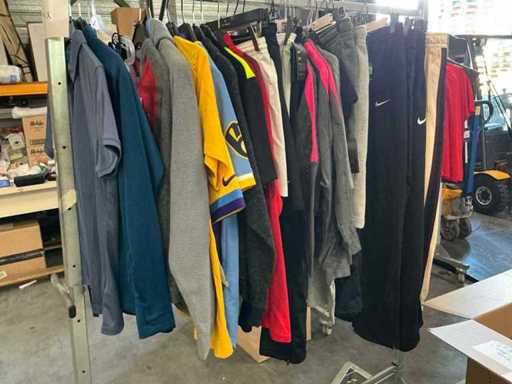 Serie de diverse haine Nike (160x)