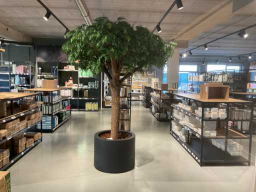 Kunstboom en planten met pot (4x)