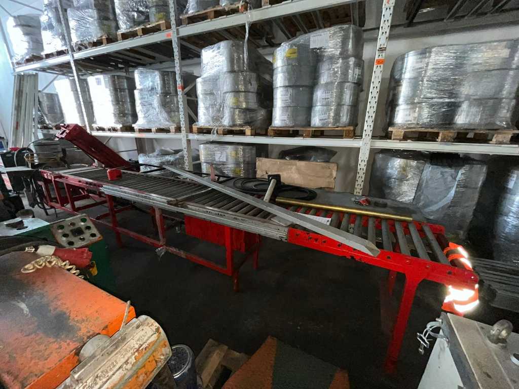 TRM - Roller conveyor with cutting device