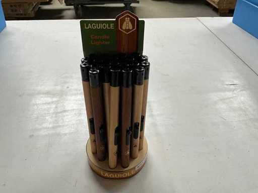 Laguiole-Feuerzeuge in Ausstellung.