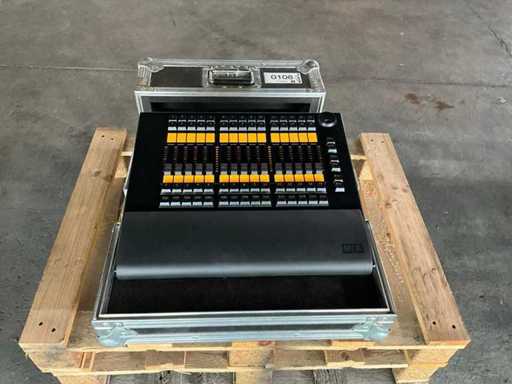 Mixer de lumini MA Lightning GrandMA2 FaderWing