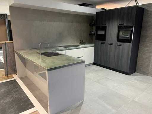 Ballerina - Showroomkeuken met Neff apparatuur