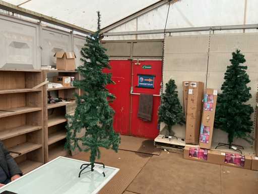 Weihnachtsbaum aus Kunststoff.