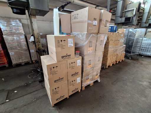   2 pallet cups + lid Greiner 2/122 S