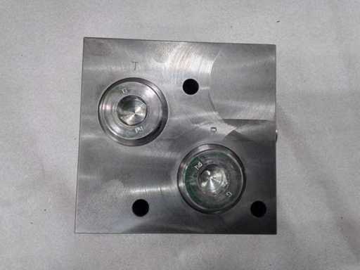 Bosch Rexroth - 264 HVT - Eindplaat voor M4-blok inclusief LS, P en T - 2022 (7x)