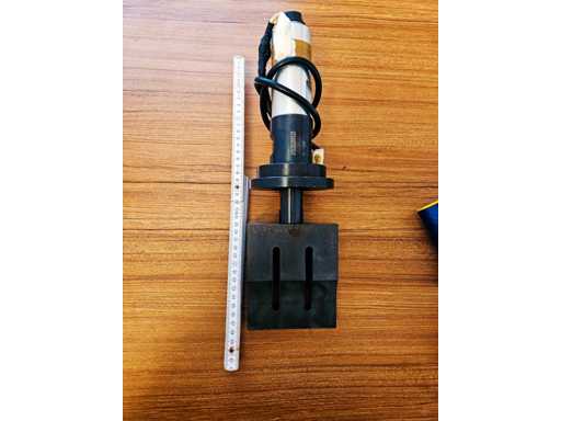 Nowe zestawy klaksonów / przetworników do zgrzewarki ultrad?wi?kowej (2 sztuki)