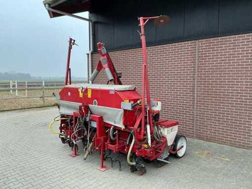 2000 Becker Aeromat T6ZS Zaaimachine