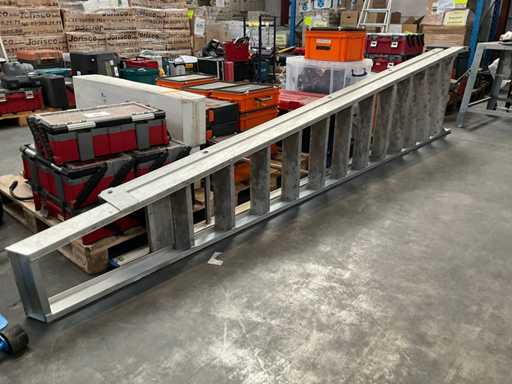 Escaliers en aluminium massif