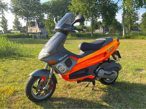 Gilera Runner 180cc dd fluo Rosso m08 on A2 scooter