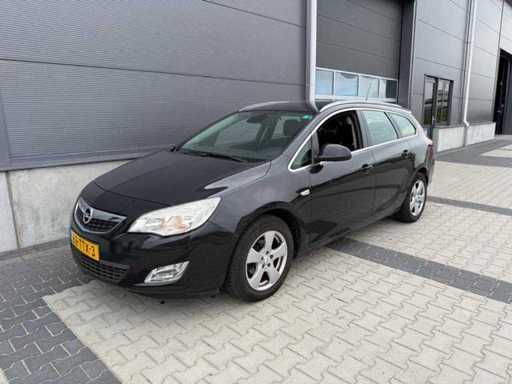 Opel - Astra - Sports Tourer 1.4 Turbo Cosmo - Samochód - 2012