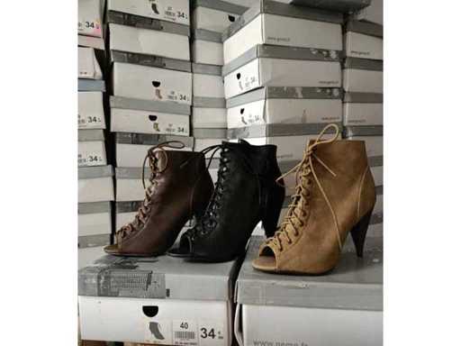 Set of 15 pairs of shoes in boxes for this summer color and random sizes brand new