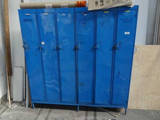 Locker cabinet
