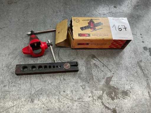 Urządzenie do zaciskania superego