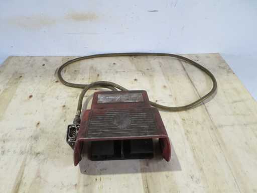 Interrupteur à pied à 2 voies GILDEMEISTER