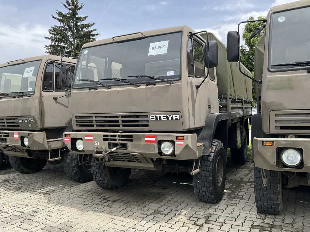 1988 Steyr 12M18 Legervoertuig