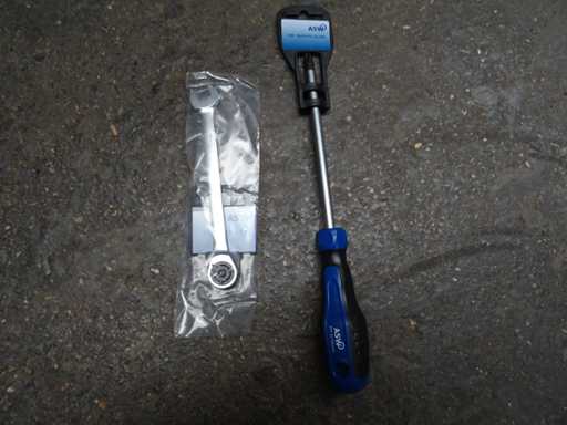 Schraubenzieher und Schraubenschlüssel (116x)