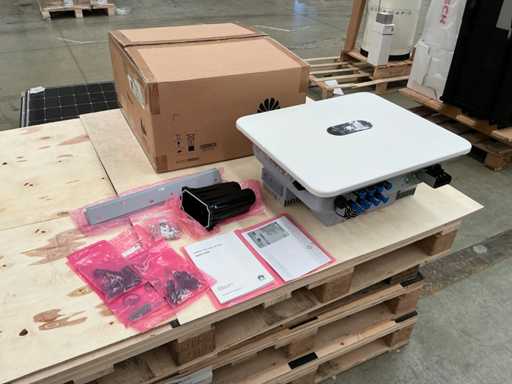 HUAWEI SUN2000-12KTL-M5 Inverter - Three Phase (No Wi-fi) - (REF: 4005444)