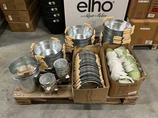 O mulțime de găleți diverse cu zinc (260x)